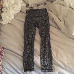Lululemon print 7/8 leggings